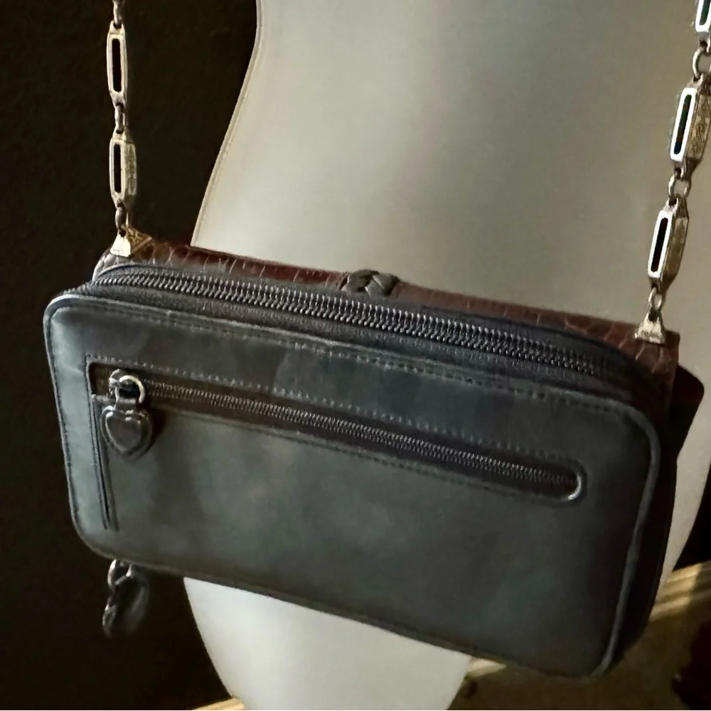 Elegant Black and Brown Leather Shoulder Bag - Picture 3 of 8